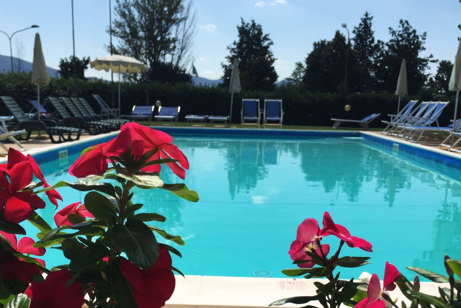 hotel con piscina trasimeno 7