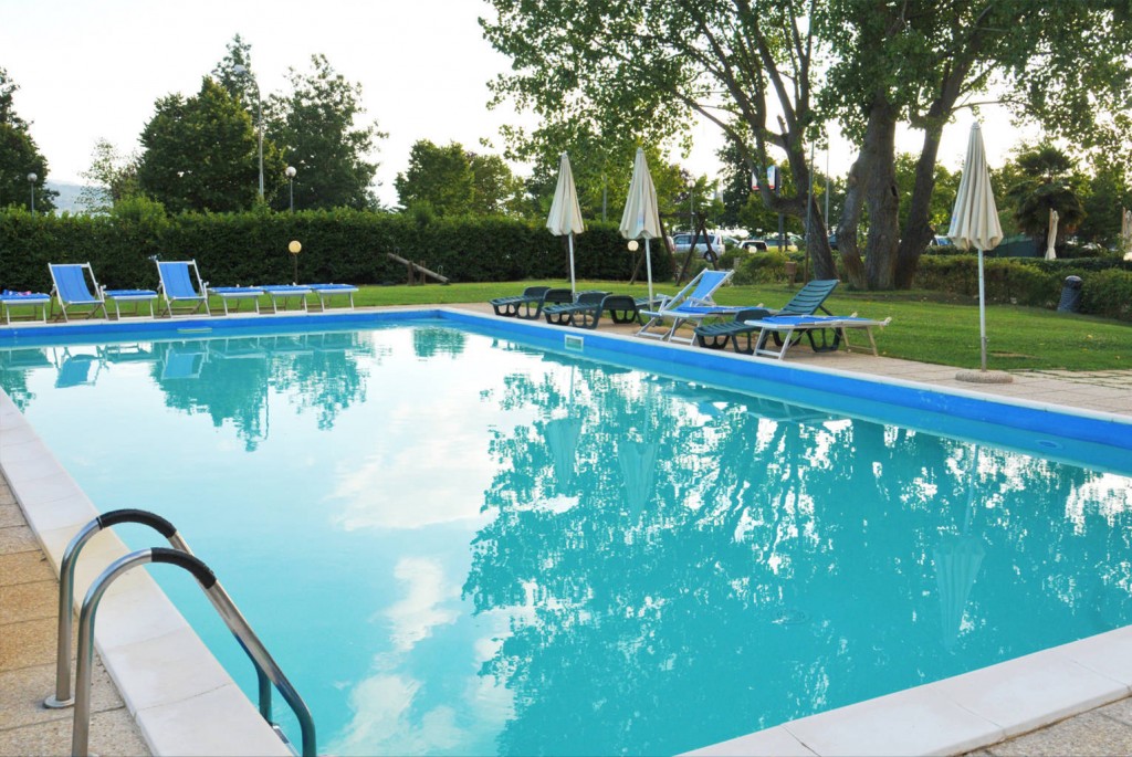 hotel con piscina trasimeno 6